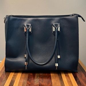 Women’s Purse/Bag w/ unopened shoulder strap